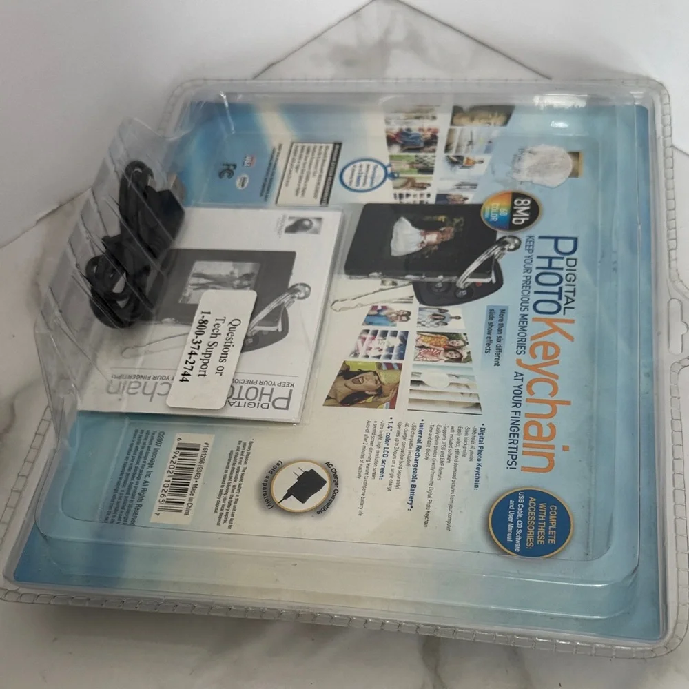 Black Digital Photo Keychain. New.